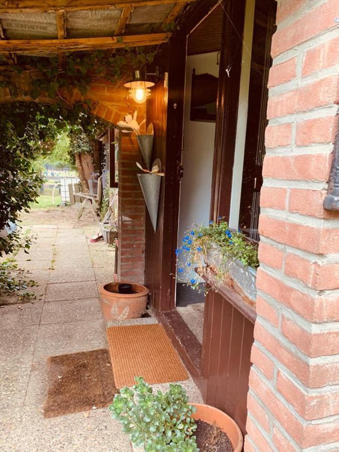 Leuk Vakantiehuisje 6P ブルンスム エクステリア 写真